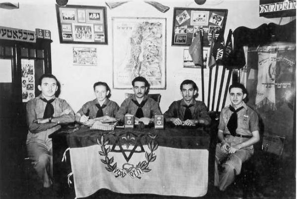Black and white photo of Jews in Cuba between 1930 and 1960